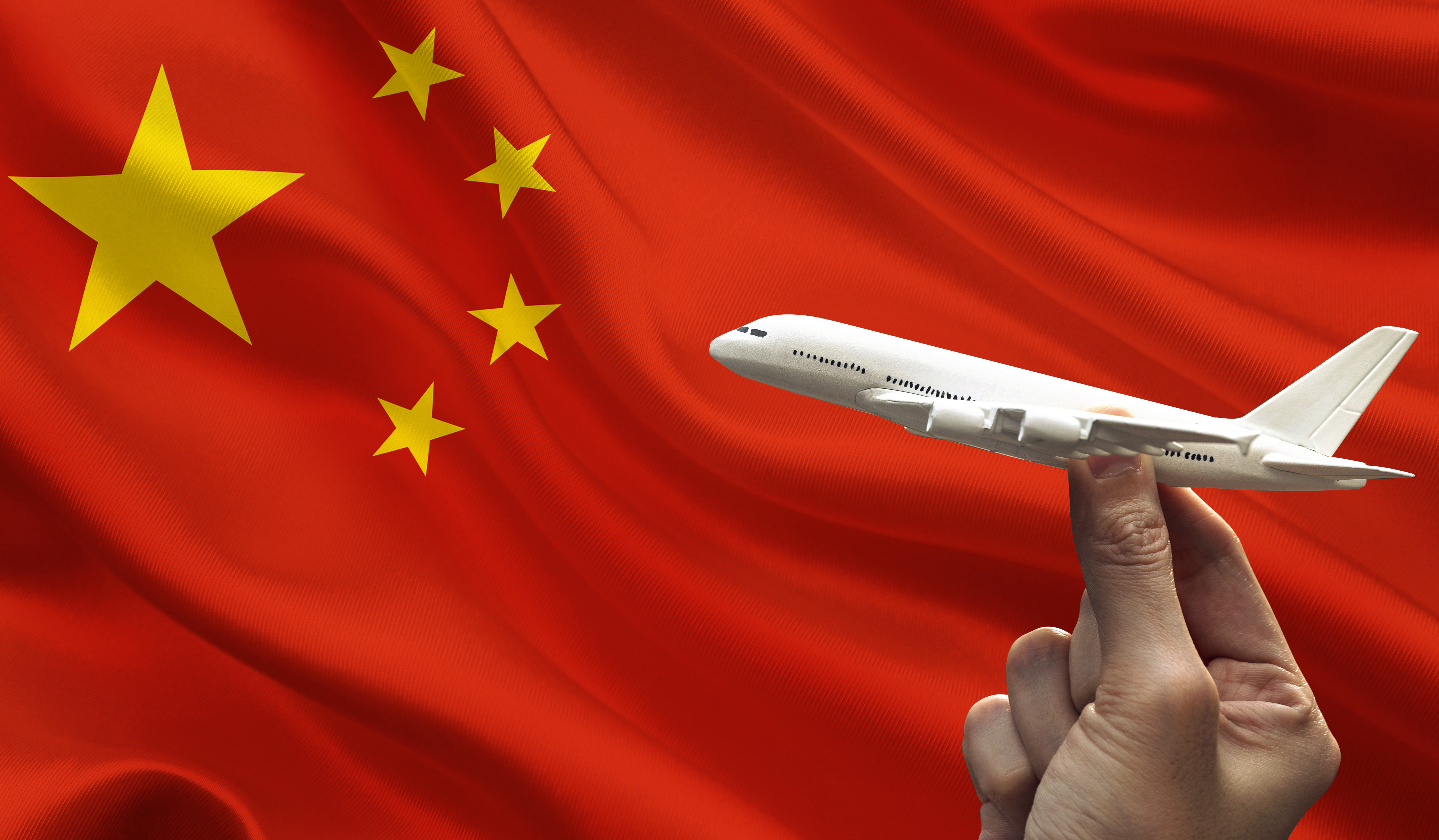 中国签证：意大利公民免签停留不超过 15 天。
